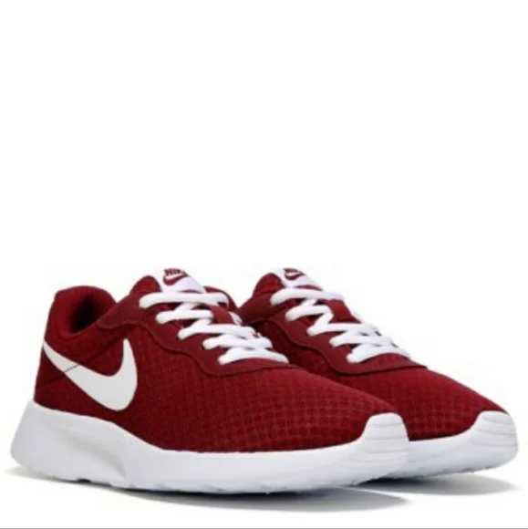 Nike Shoes Nike Tanjun Womens Running Shoe Maroon Poshmark